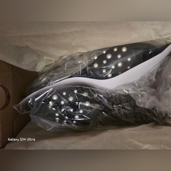 Dolce Vita Meeza Pearl Elegant Blk W/ White Faux Pearl Detail Women's Heels NIB - Picture 15 of 16